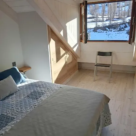 Chalet Casitas En Sallent En El Centro Sallent De Gallego